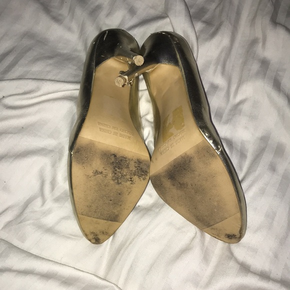 Forever 21 golden heels - Picture 3 of 4